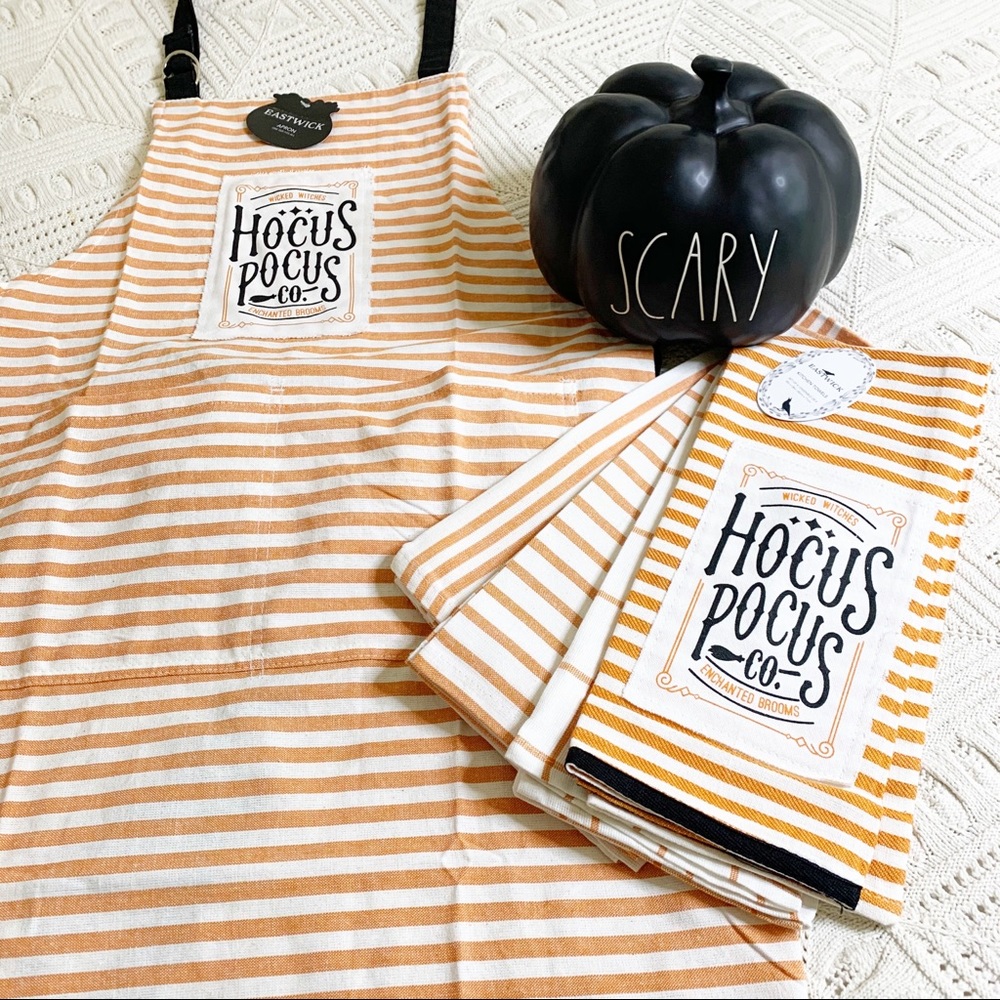 NWT🧙Set of 4 Hocus Pocus 🧹Kitchen Towels - Picture 9 of 9